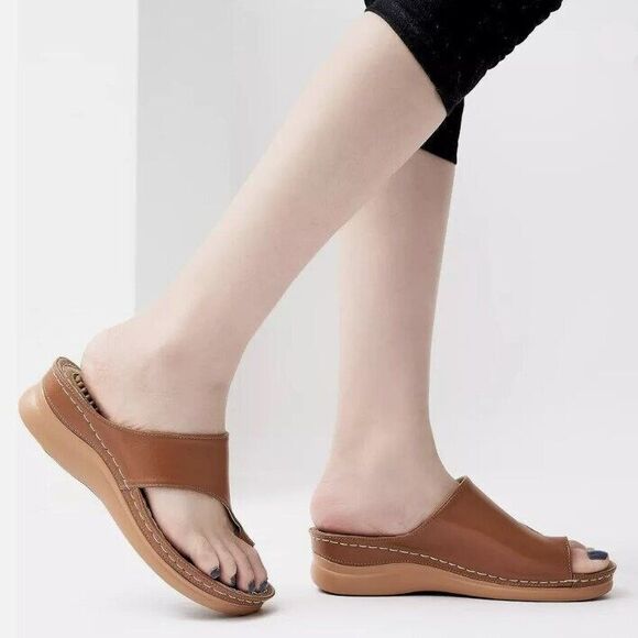 NEW Tan Sandals ASIAN 43 US 10 Brown Slip On Sandals Toe Ring COMFORTABLE - Picture 2 of 11